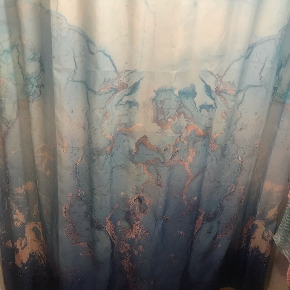 Marbled geode-ish looking shower curtain, newish